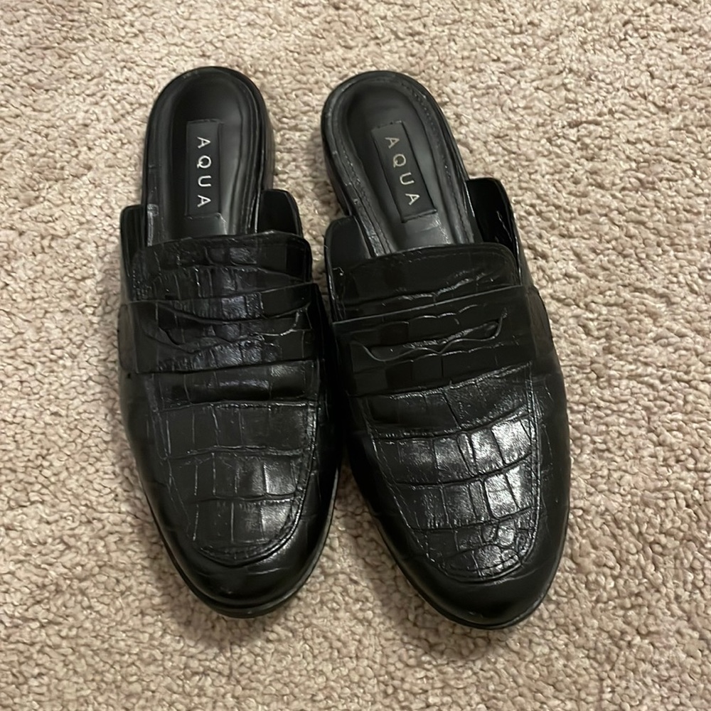 Aqua slip on shoes